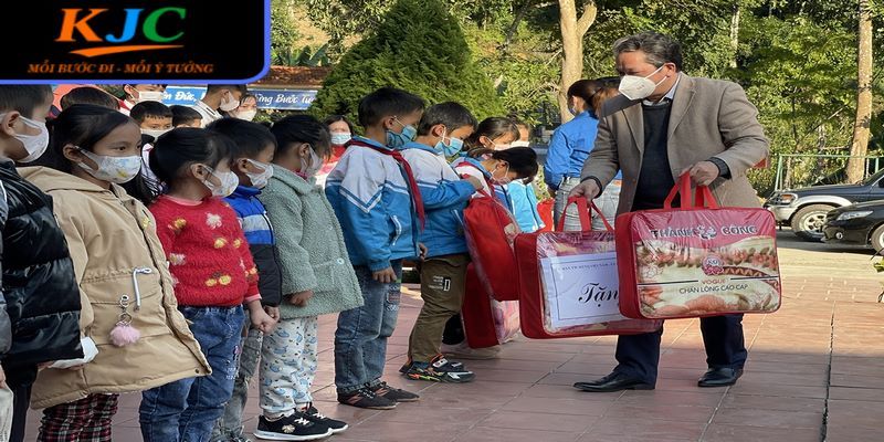 Siêu đại tiệc mừng Quốc khánh 2/9 tặng quà lớn cho người dân