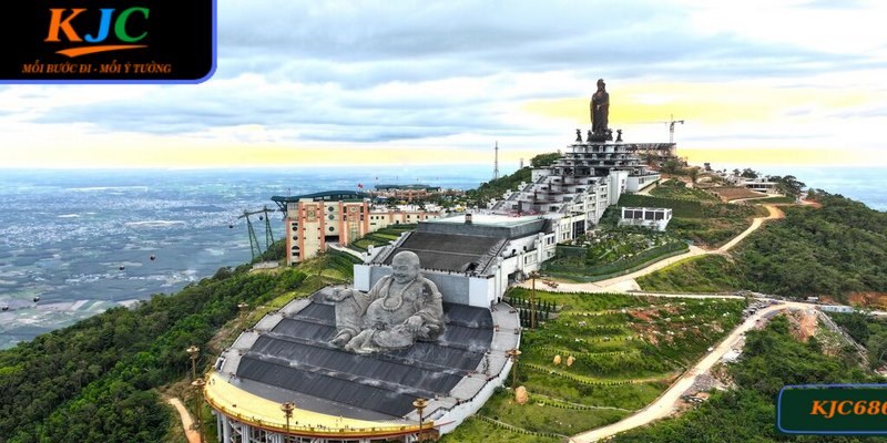 Khi lên đến đỉnh, còn có cơ hội dâng hương